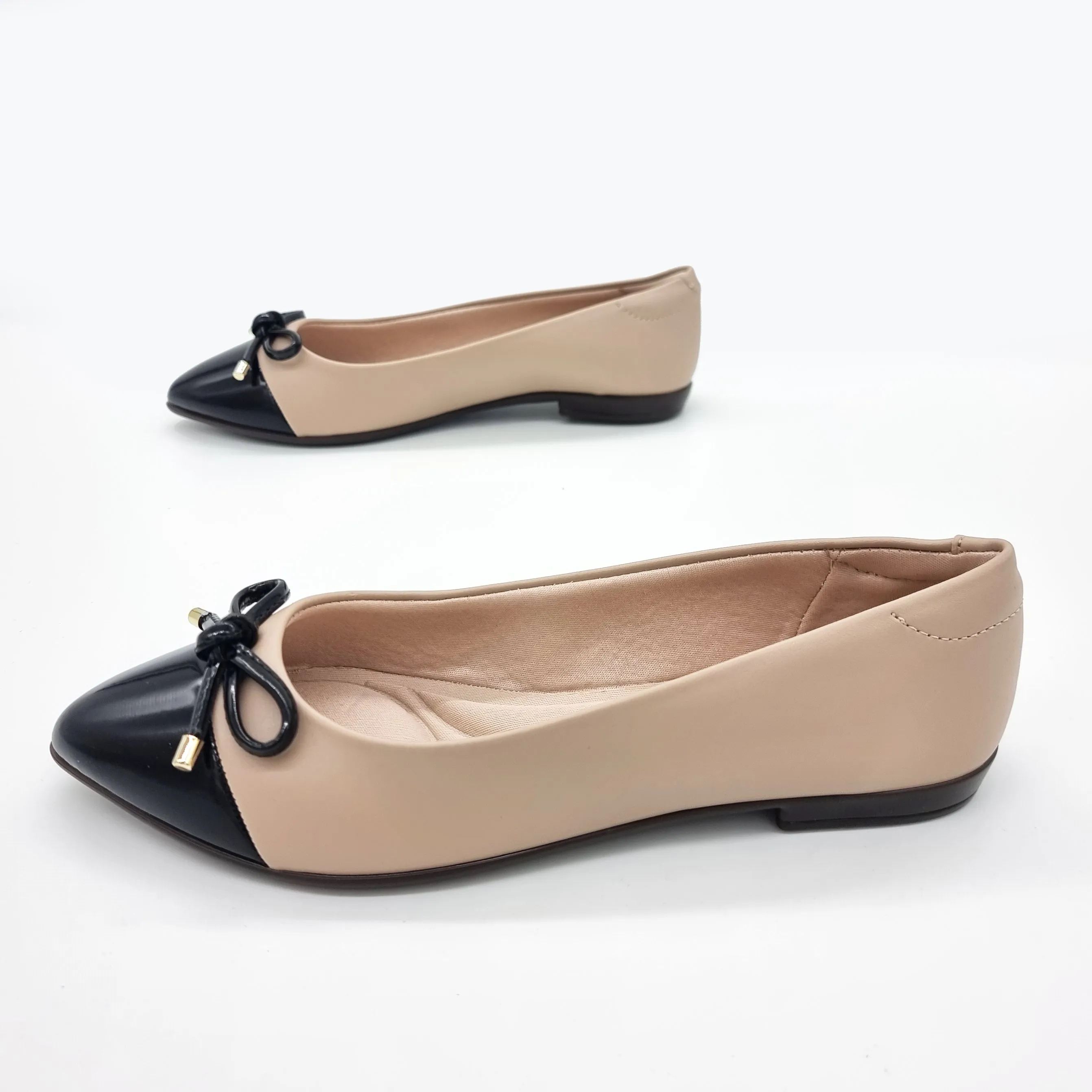 Beira Rio 4136-1102 Pointy Toe Flat in Beige/Black